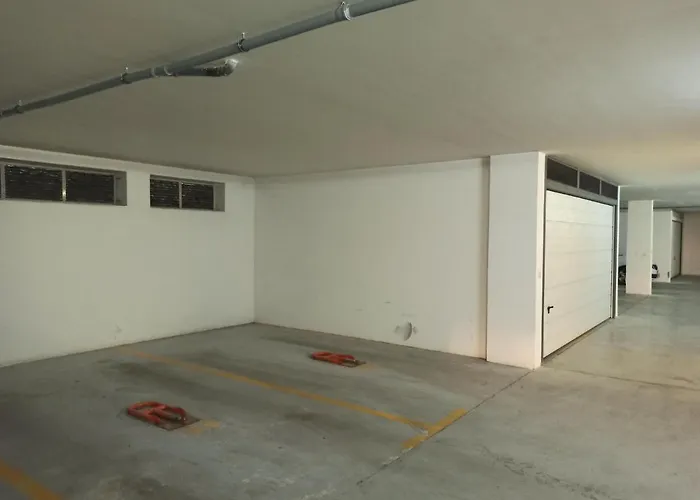 Zagreb Lake Star & Included Garage Parking Place