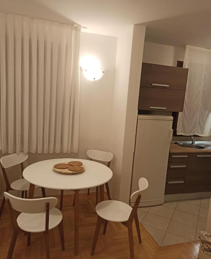 Star & Included Garage Parking Place Apartma *