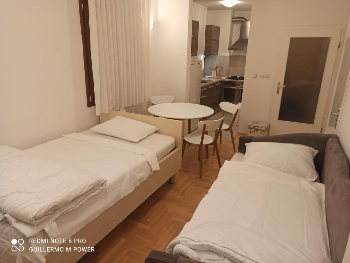 Apartma Star & Included Garage Parking Place Zagreb